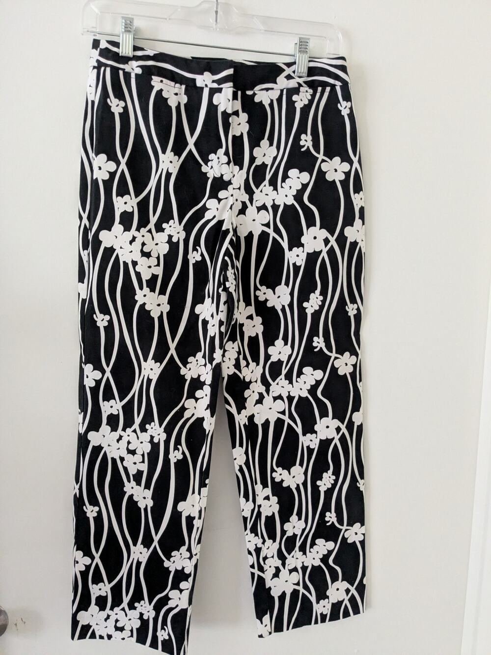 Talbots Sz. 4 Black and White Floral Stretch Pants